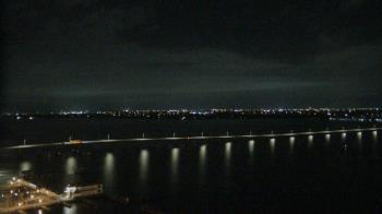 Weather camera view of Edison Grand tower 350 ft elev..