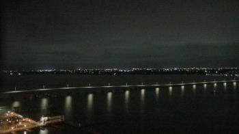 Weather camera view of Edison Grand tower 350 ft elev..