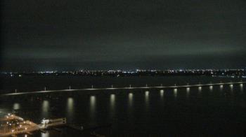 Weather camera view of Edison Grand tower 350 ft elev..