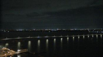 Weather camera view of Edison Grand tower 350 ft elev..