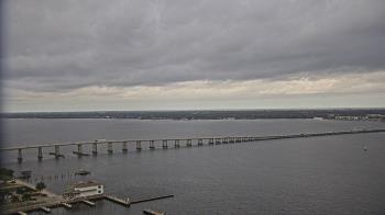 Weather camera view of Edison Grand tower 350 ft elev..