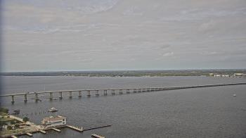 Weather camera view of Edison Grand tower 350 ft elev..