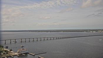 Weather camera view of Edison Grand tower 350 ft elev..