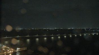 Weather camera view of Edison Grand tower 350 ft elev..