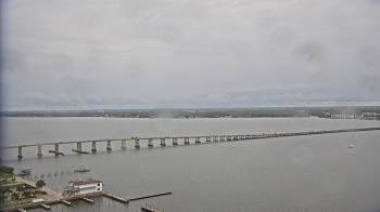 Weather camera view of Edison Grand tower 350 ft elev..