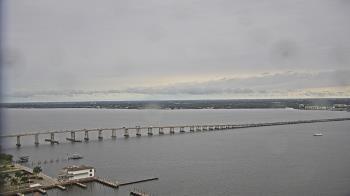 Weather camera view of Edison Grand tower 350 ft elev..