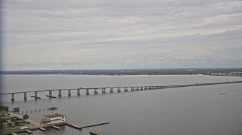 Weather camera view of Edison Grand tower 350 ft elev..