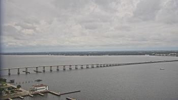 Weather camera view of Edison Grand tower 350 ft elev..