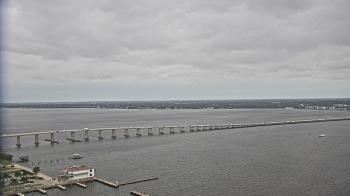 Weather camera view of Edison Grand tower 350 ft elev..