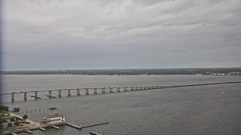 Weather camera view of Edison Grand tower 350 ft elev..