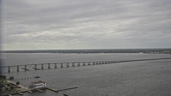 Weather camera view of Edison Grand tower 350 ft elev..