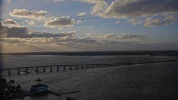 Weather camera view of Edison Grand tower 350 ft elev..