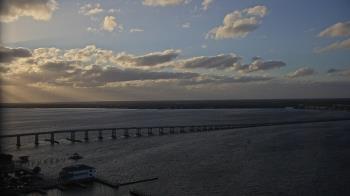 Weather camera view of Edison Grand tower 350 ft elev..