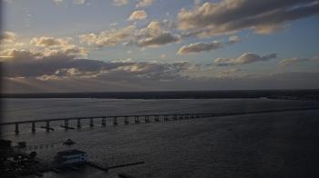 Weather camera view of Edison Grand tower 350 ft elev..