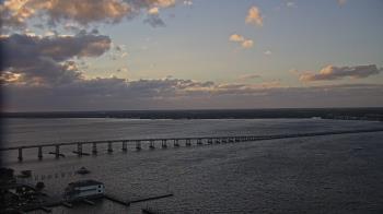 Weather camera view of Edison Grand tower 350 ft elev..