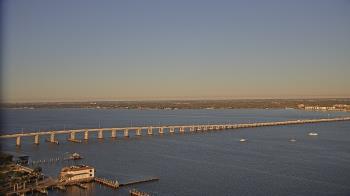 Weather camera view of Edison Grand tower 350 ft elev..