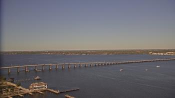 Weather camera view of Edison Grand tower 350 ft elev..