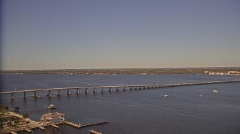 Weather camera view of Edison Grand tower 350 ft elev..