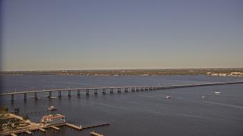 Weather camera view of Edison Grand tower 350 ft elev..