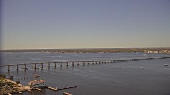 Weather camera view of Edison Grand tower 350 ft elev..