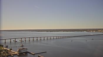 Weather camera view of Edison Grand tower 350 ft elev..