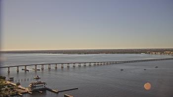 Weather camera view of Edison Grand tower 350 ft elev..