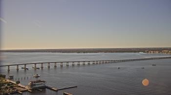 Weather camera view of Edison Grand tower 350 ft elev..