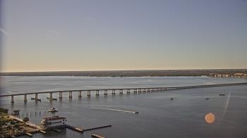 Weather camera view of Edison Grand tower 350 ft elev..