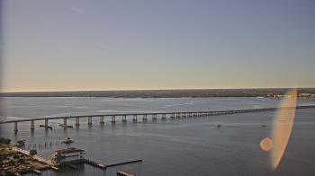 Weather camera view of Edison Grand tower 350 ft elev..