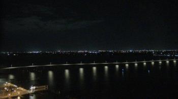 Weather camera view of Edison Grand tower 350 ft elev..