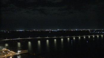 Weather camera view of Edison Grand tower 350 ft elev..