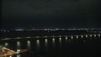 Weather camera view of Edison Grand tower 350 ft elev..