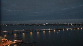 Weather camera view of Edison Grand tower 350 ft elev..