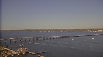 Weather camera view of Edison Grand tower 350 ft elev..