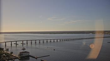 Weather camera view of Edison Grand tower 350 ft elev..