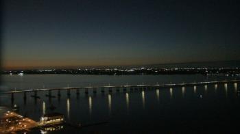 Weather camera view of Edison Grand tower 350 ft elev..