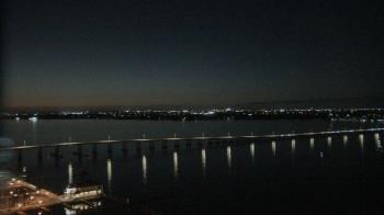 Weather camera view of Edison Grand tower 350 ft elev..