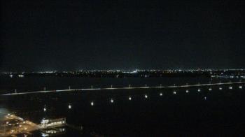 Weather camera view of Edison Grand tower 350 ft elev..