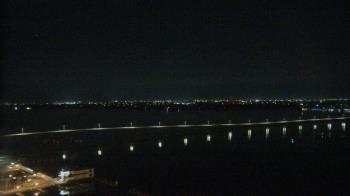 Weather camera view of Edison Grand tower 350 ft elev..