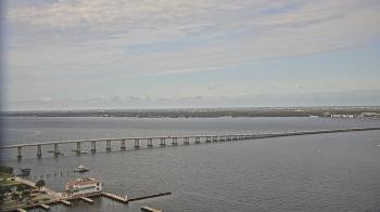 Weather camera view of Edison Grand tower 350 ft elev..