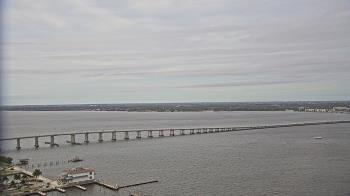 Weather camera view of Edison Grand tower 350 ft elev..