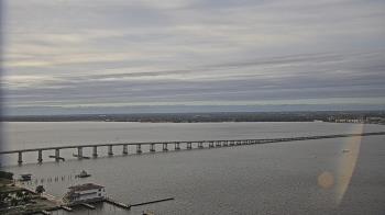 Weather camera view of Edison Grand tower 350 ft elev..