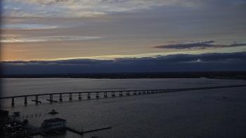 Weather camera view of Edison Grand tower 350 ft elev..