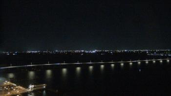 Weather camera view of Edison Grand tower 350 ft elev..