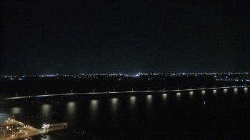 Weather camera view of Edison Grand tower 350 ft elev..