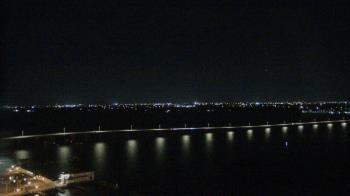 Weather camera view of Edison Grand tower 350 ft elev..