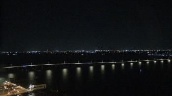 Weather camera view of Edison Grand tower 350 ft elev..