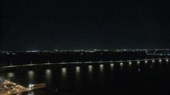 Weather camera view of Edison Grand tower 350 ft elev..