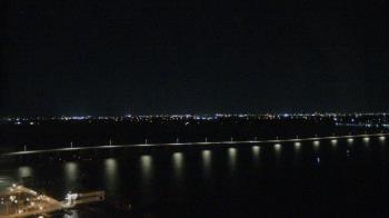 Weather camera view of Edison Grand tower 350 ft elev..