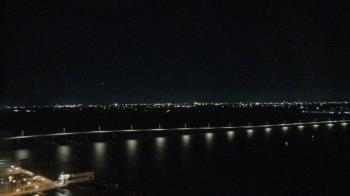 Weather camera view of Edison Grand tower 350 ft elev..